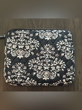 Vera Bradley "Chandelier Noir" tablet/laptop sleeve